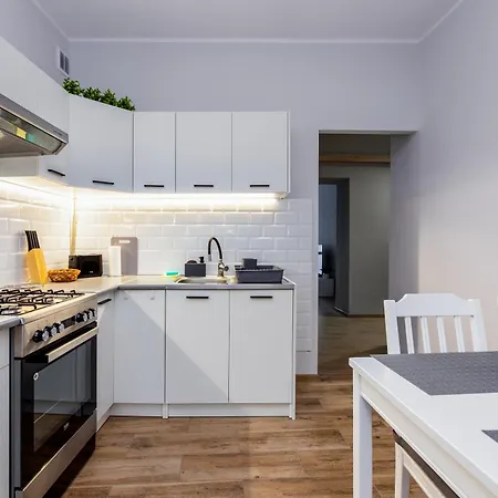 Marina Comfort By Bookinghost *