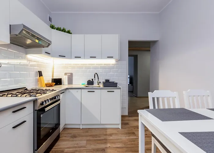 Marina Comfort By Bookinghost *